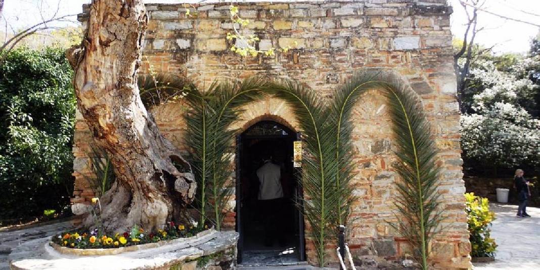 Efes’te inançların buluştuğu kutsal merkez! Manevi güç burada yükseliyor: İnanç ve kültür turizmi dikkat çekiyor 2